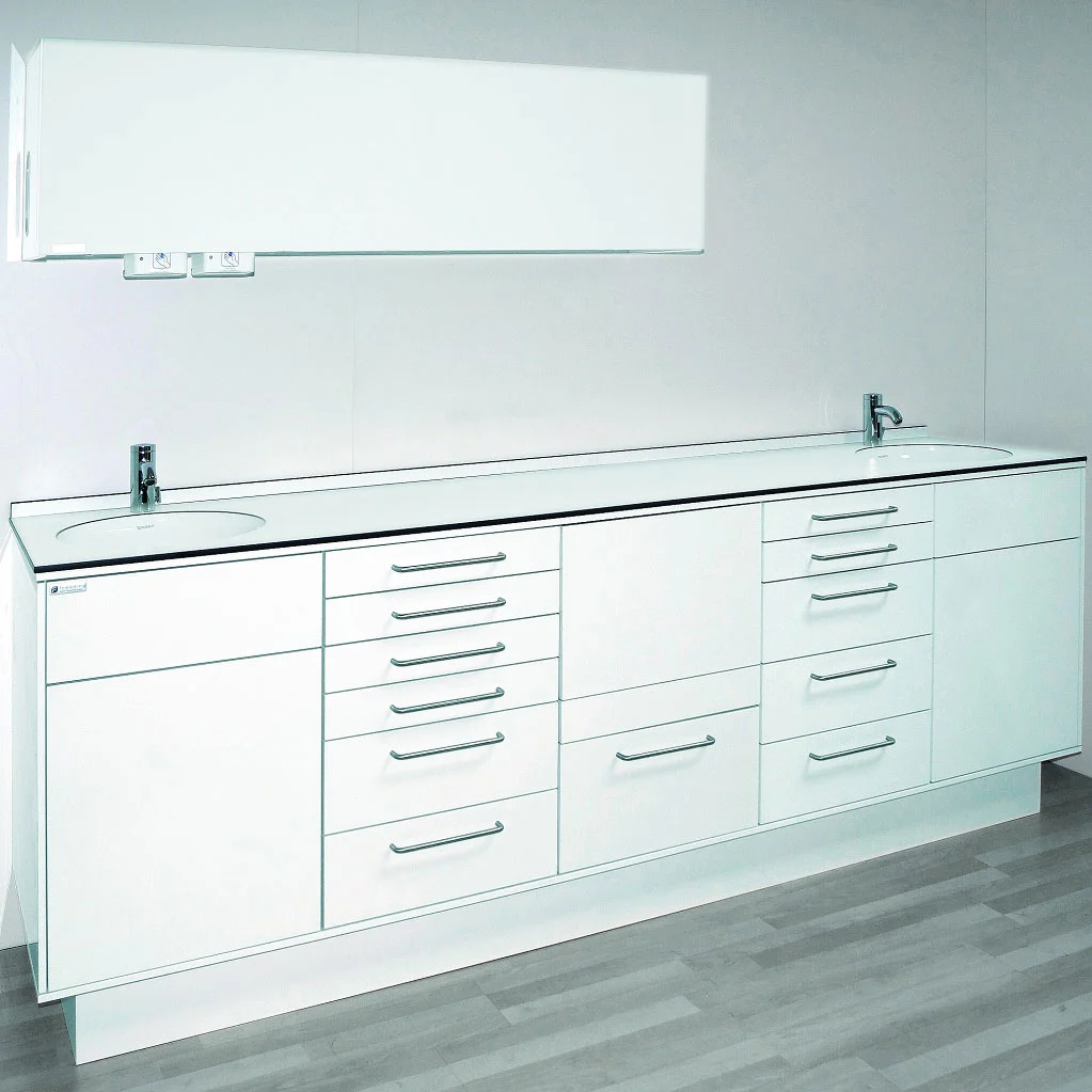  Schrankzeile mit Dichtprofil 